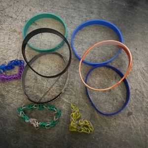 Set of 9 random braclets